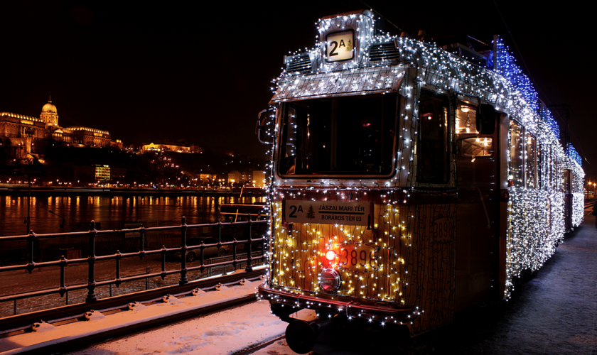 Christmas-tram-Budapest-6